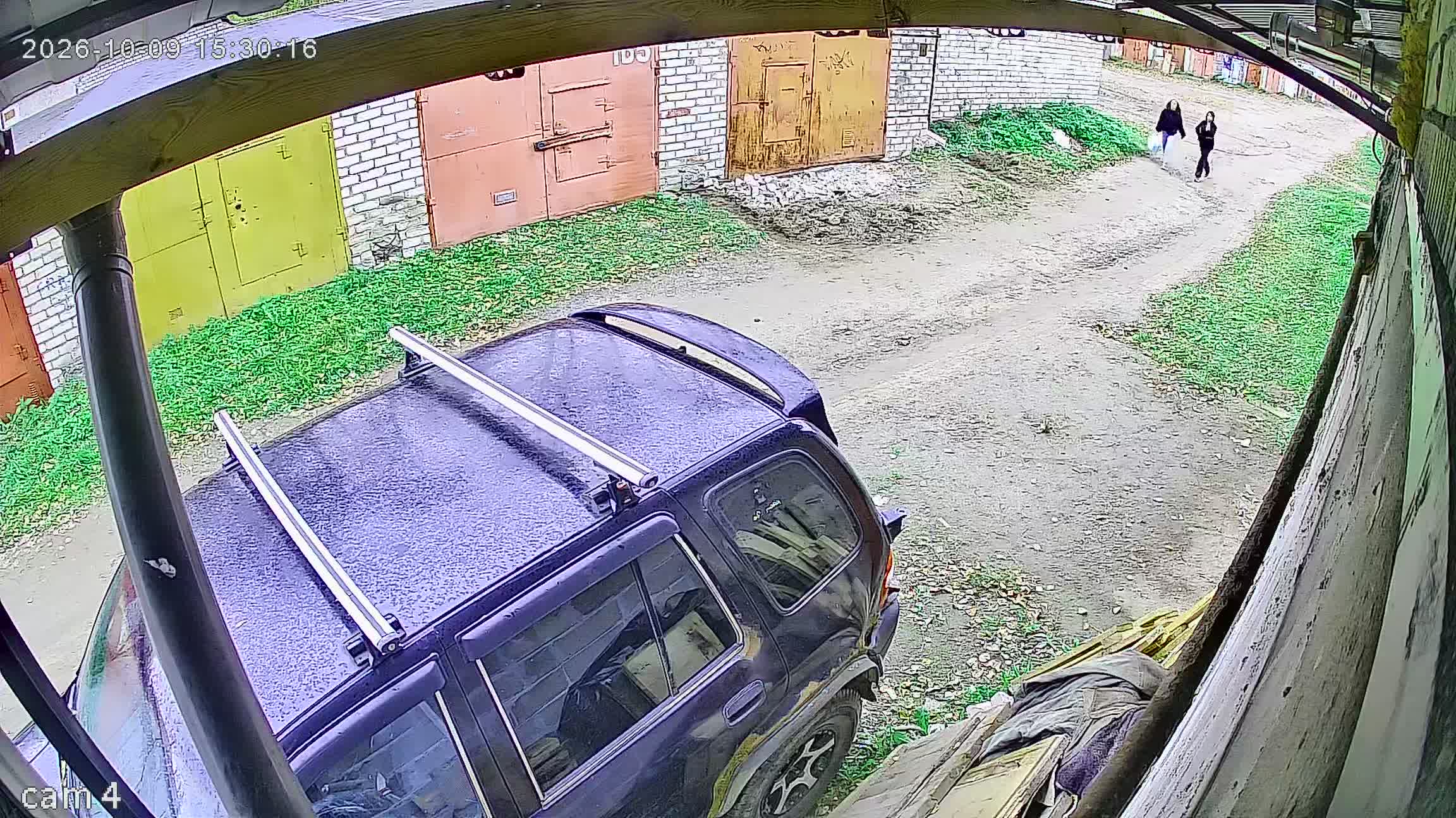 Камера 2 — 09.10.2026 12:30:15